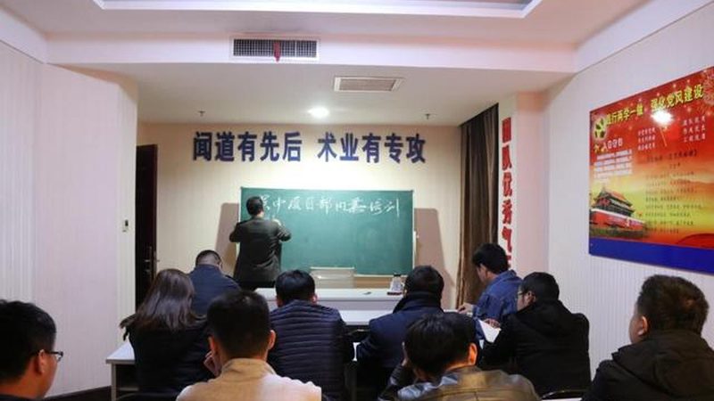 会计实操培训与考证培训：优缺点解析
