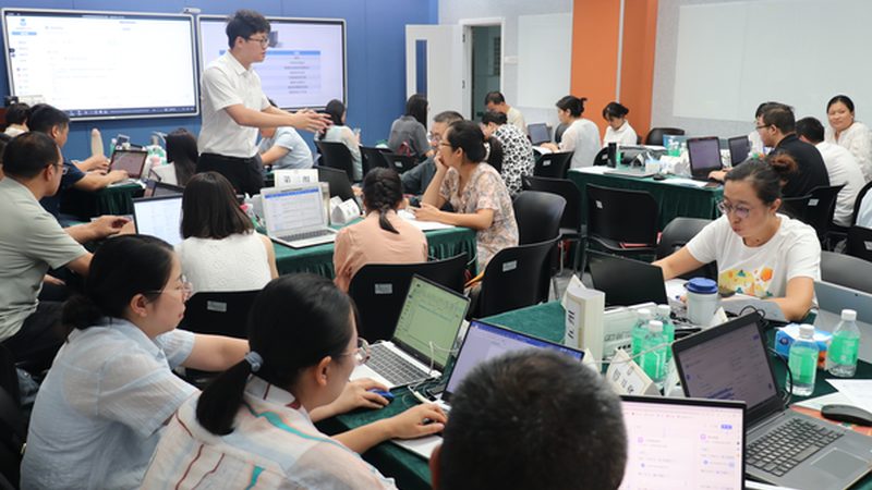 成都叉车上岗证考试全解析：流程、要点与注意事项