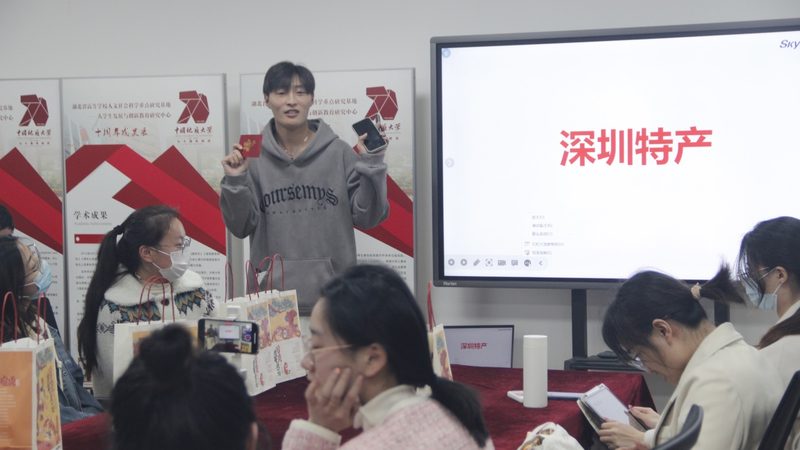 K12网课的价格主要由以下几部分构成：